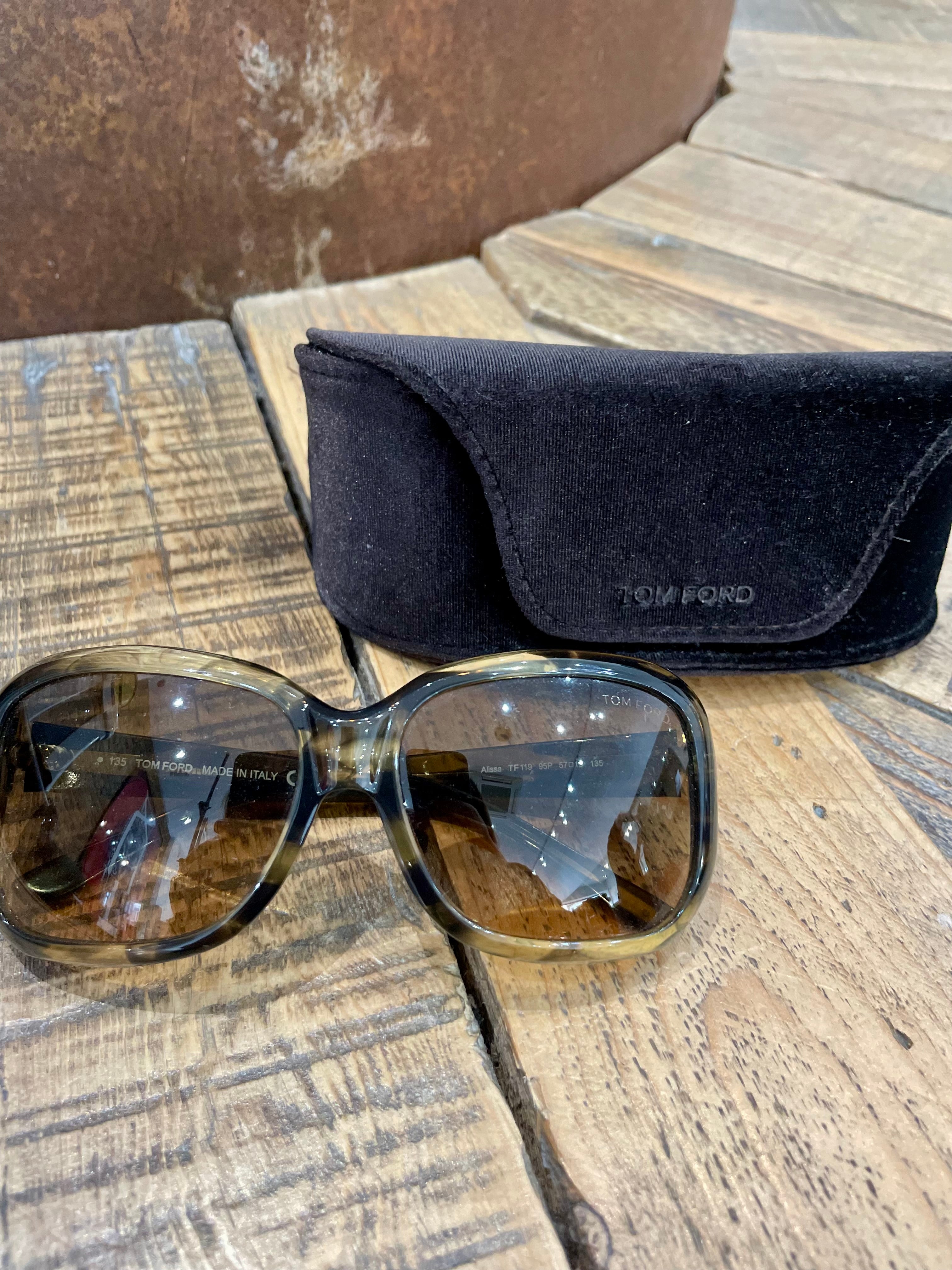 Oversized tortoise sunglasses - TOM FORD