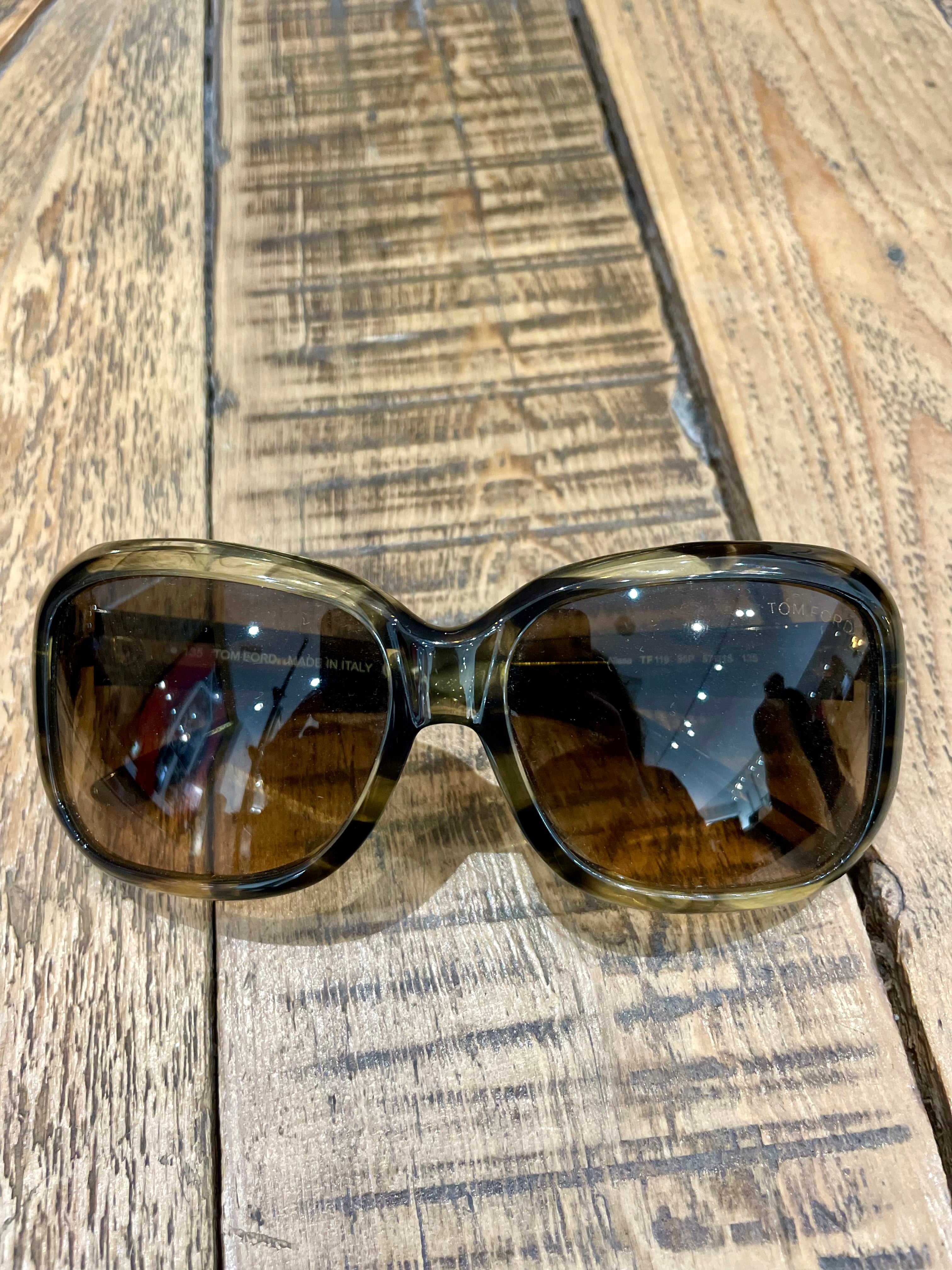Oversized tortoise sunglasses - TOM FORD