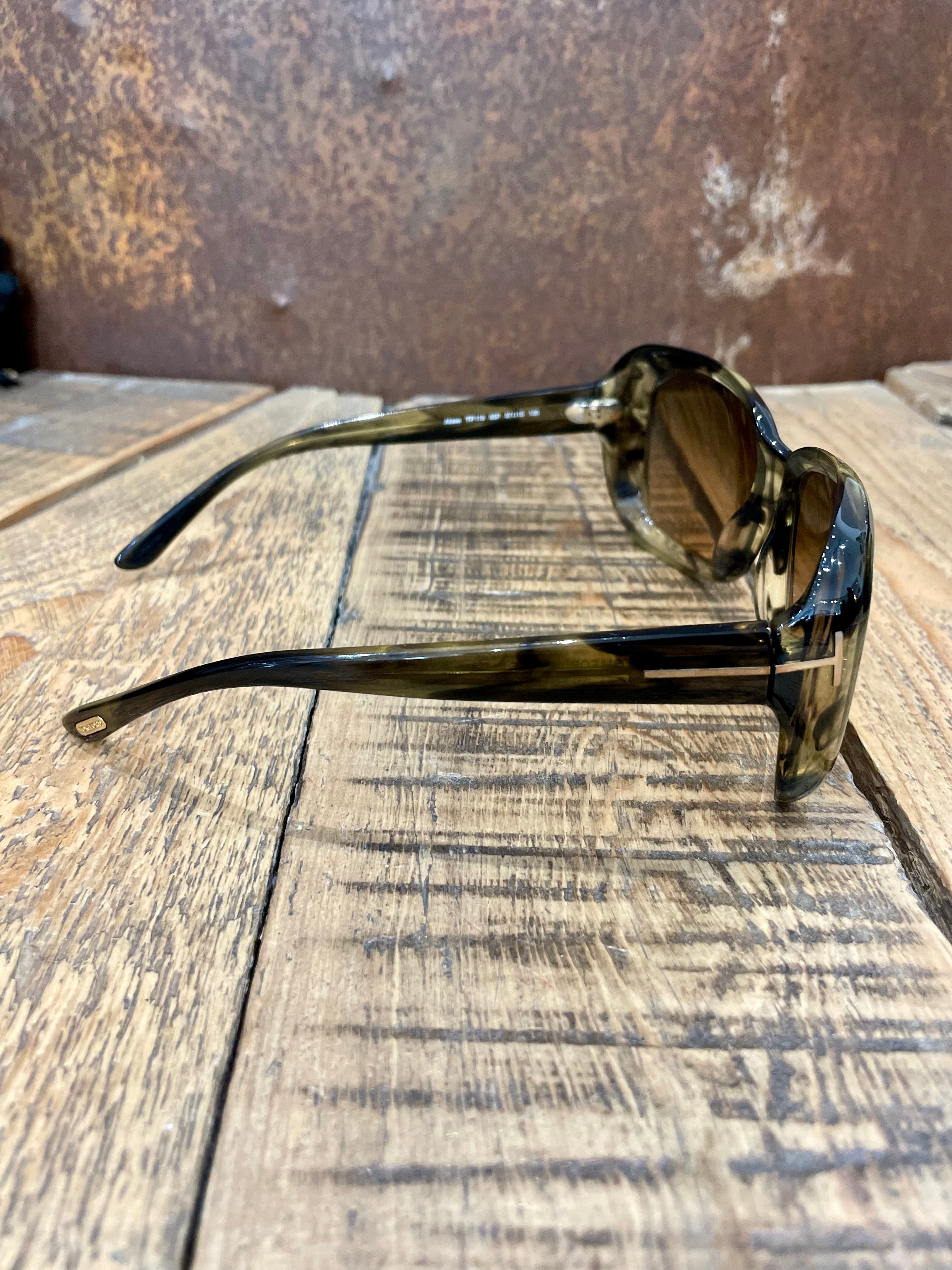 Oversized tortoise sunglasses - TOM FORD